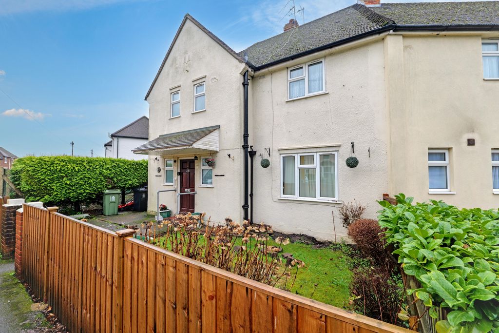 Property photo 1 of 12 38 Victoria Road, Ascot, Sl5 9Db