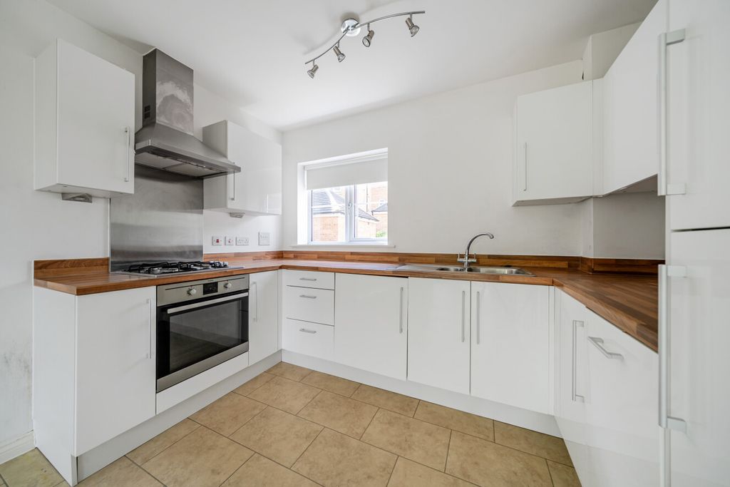 Property photo 2 of 14 1452267-11-69F9c5...