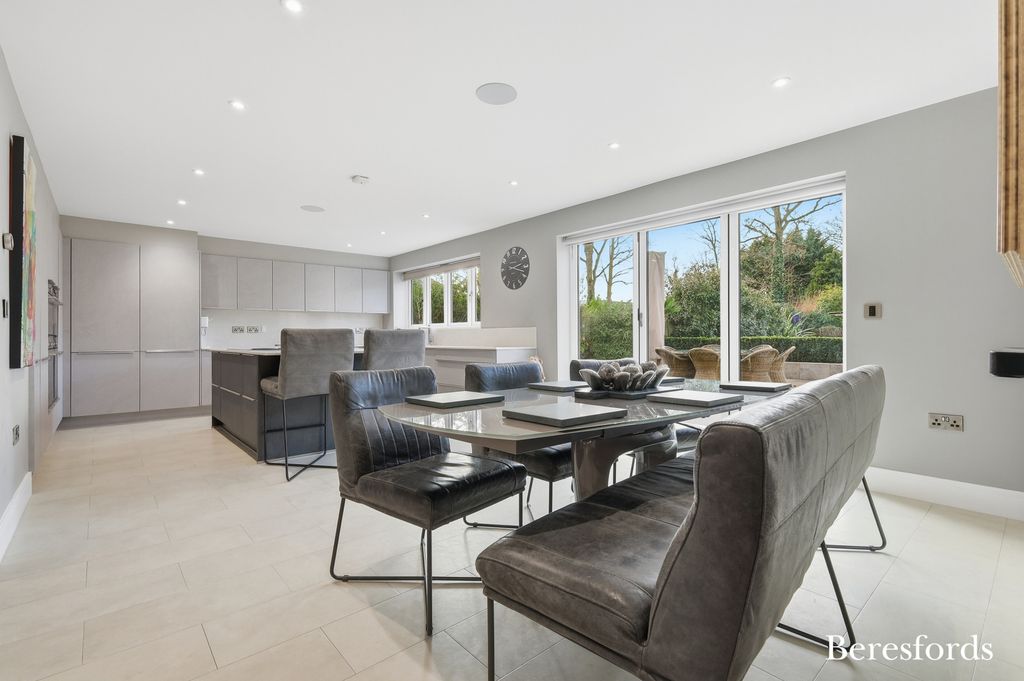 Property photo 3 of 29 Picture No. 26