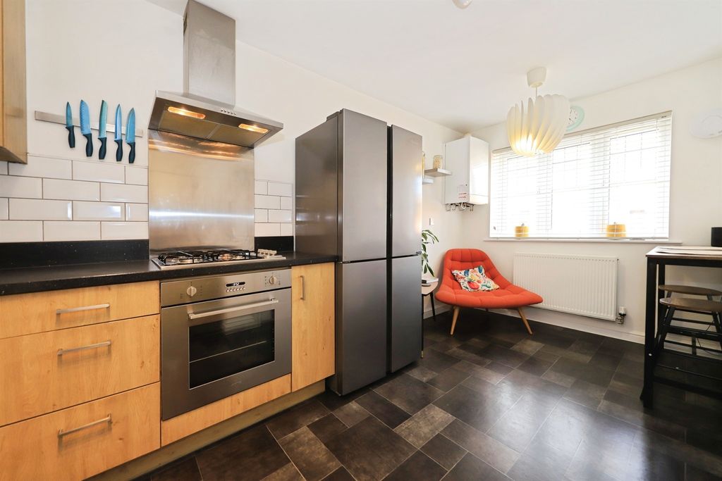 Property photo 3 of 16 Image