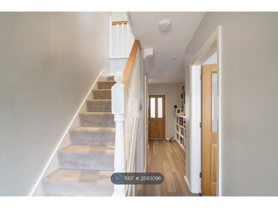 Property photo 3 of 25 Hallway &amp; Stairs