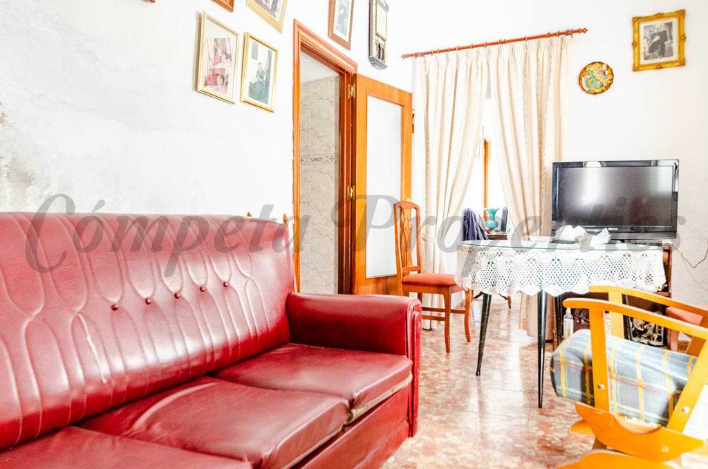 Property photo 2 of 14