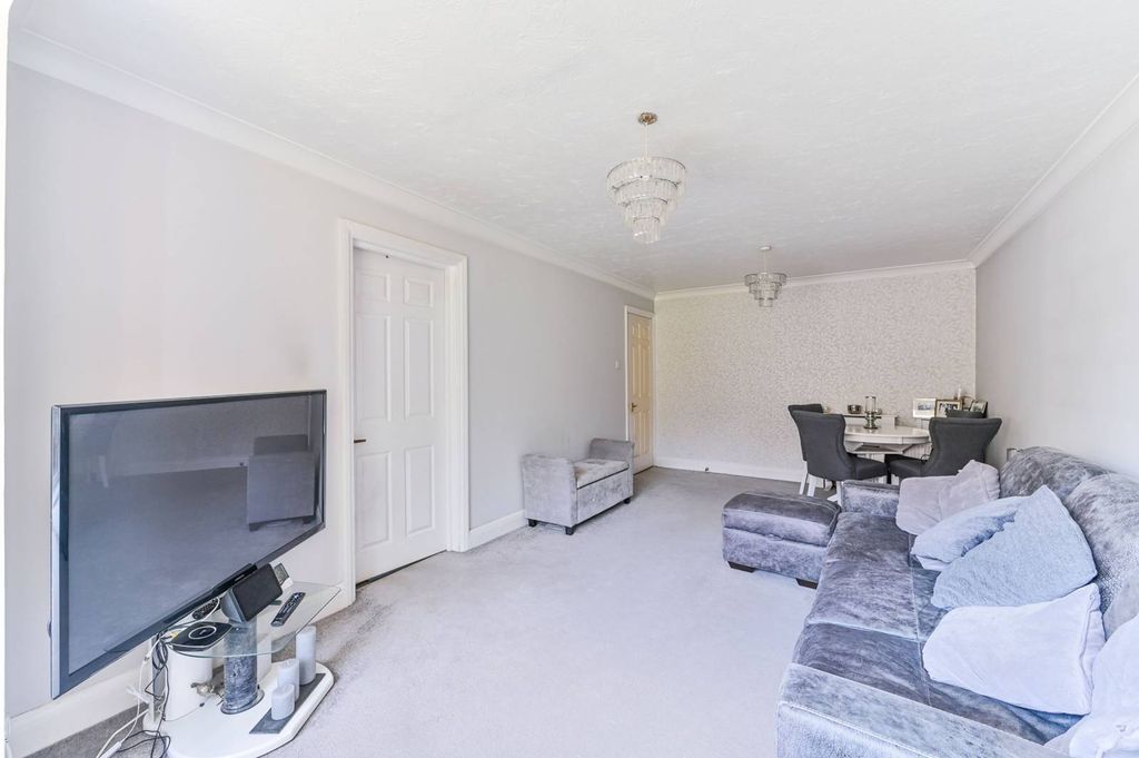 Property photo 3 of 7