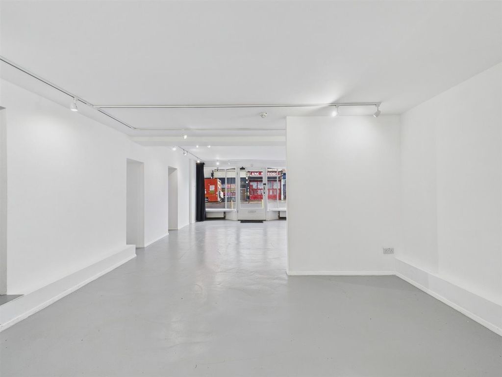 Property photo 2 of 14 2- Commercial Unit For Sale, Cheltenham Road, Bris