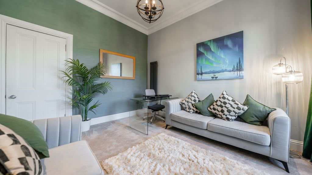 Property photo 3 of 25