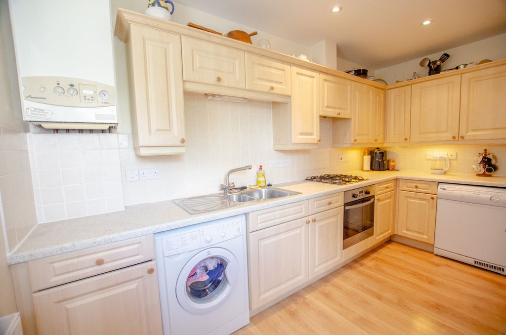 Property photo 2 of 8 Tps Bodmin 01208 74182-2
