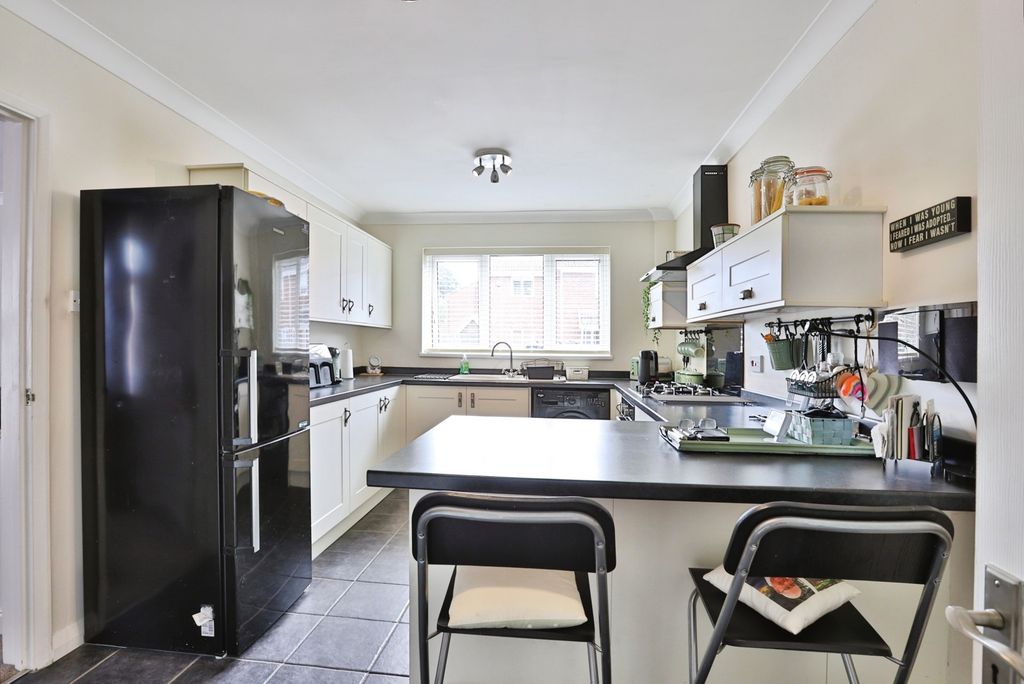Property photo 3 of 17 Kitchen/Diner