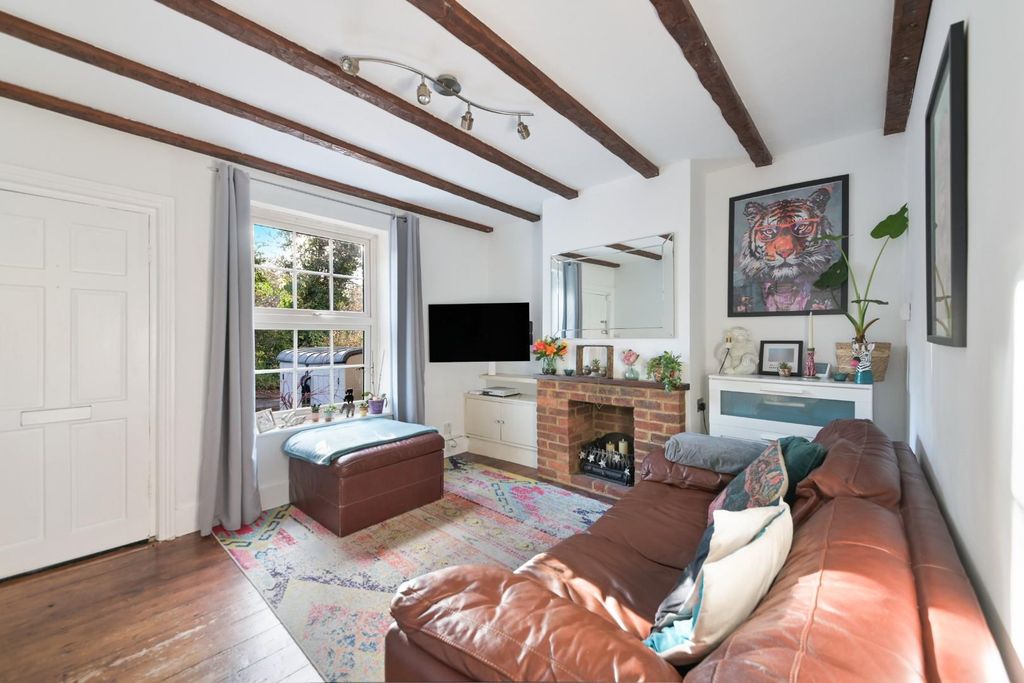 Property photo 3 of 14 Downs Road (11).Jpg