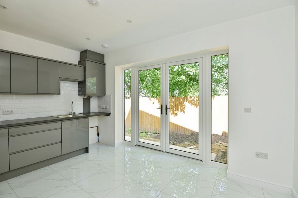 Property photo 2 of 24 Pbox-Img.Jpg