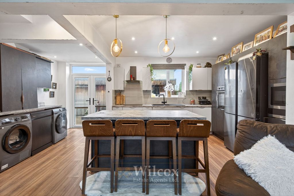 Property photo 3 of 30