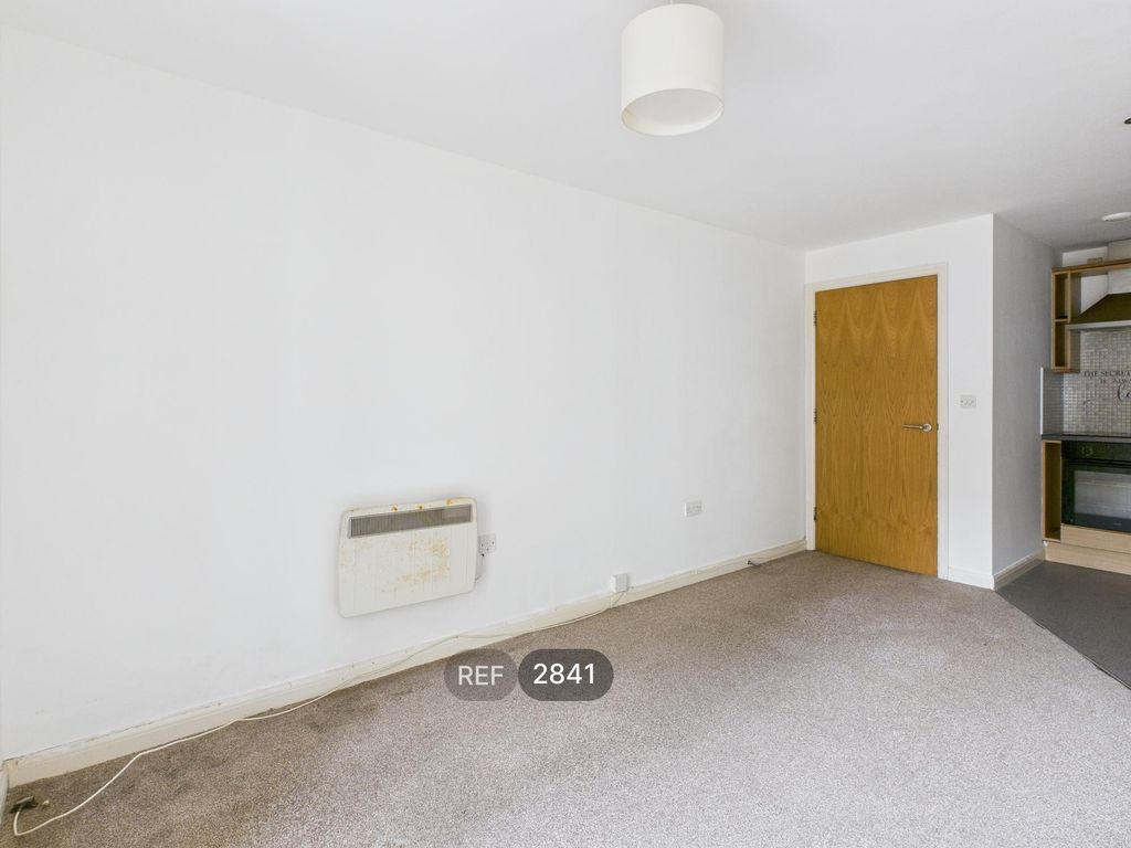 Property photo 2 of 11 Kitchen / Living Area