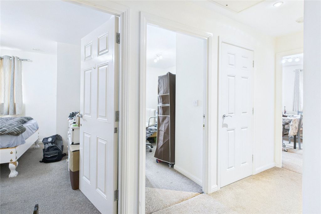 Property photo 2 of 10 Picture No. 12