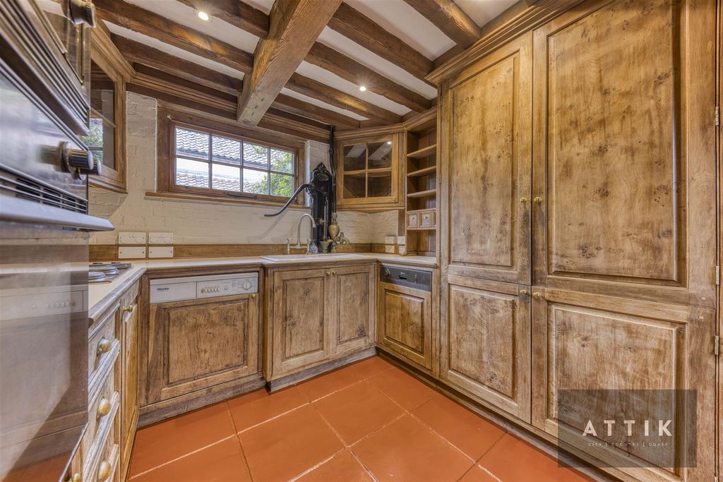 Property photo 3 of 58 Attik-9.Jpg