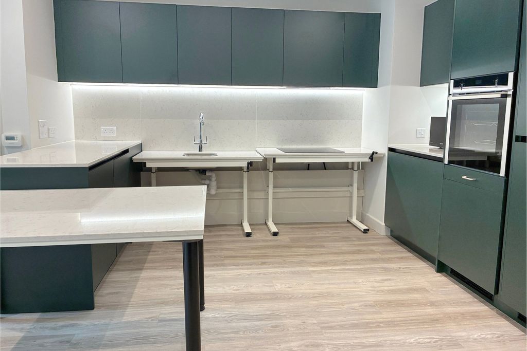 Property photo 2 of 17 Kitchen