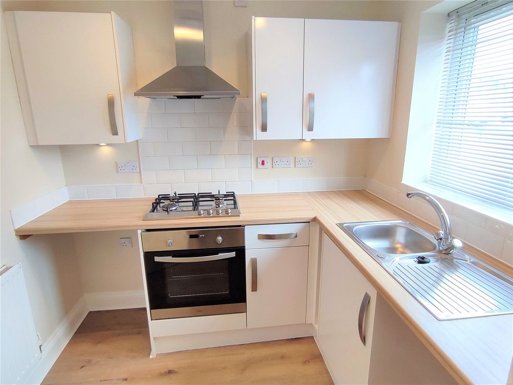 Property photo 3 of 8 Kitchen
