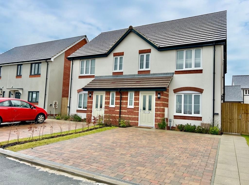 Property photo 1 of 16 Front