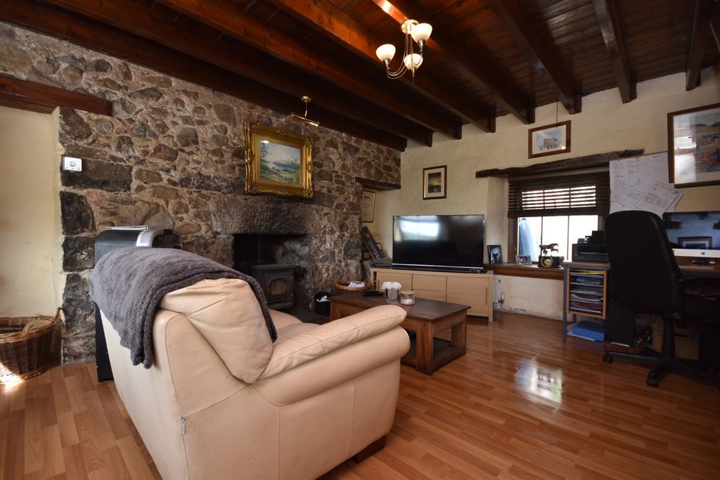 Property photo 2 of 23
