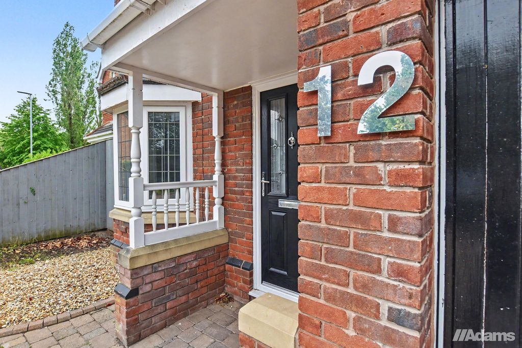 Property photo 2 of 28
