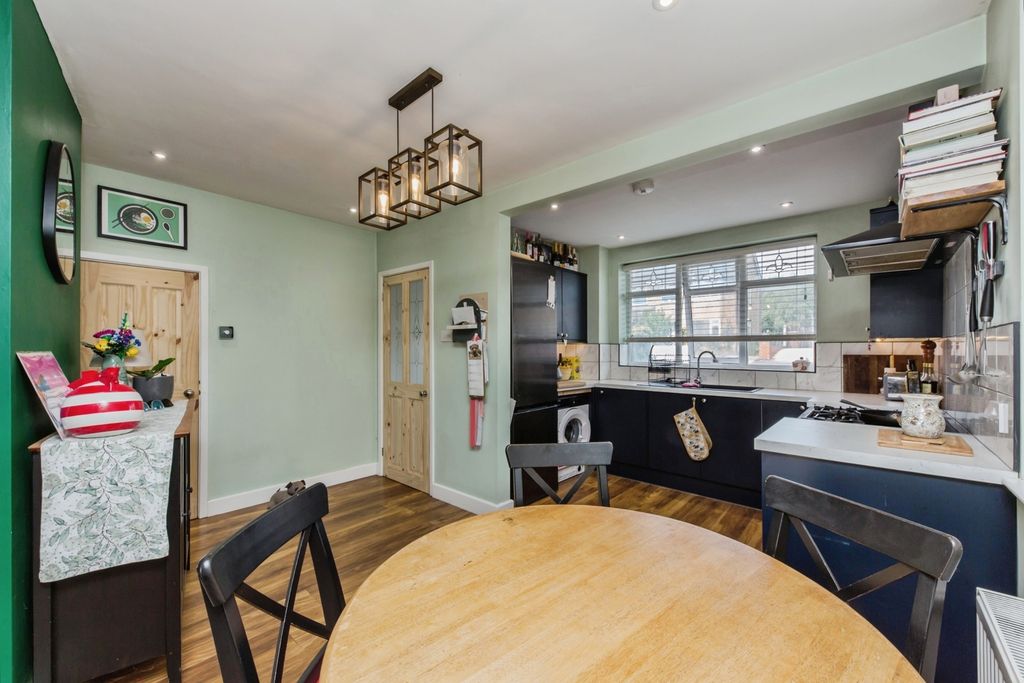 Property photo 2 of 17 Pbox-Img.Jpg