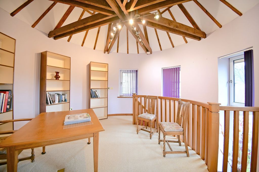 Property photo 3 of 34 Study