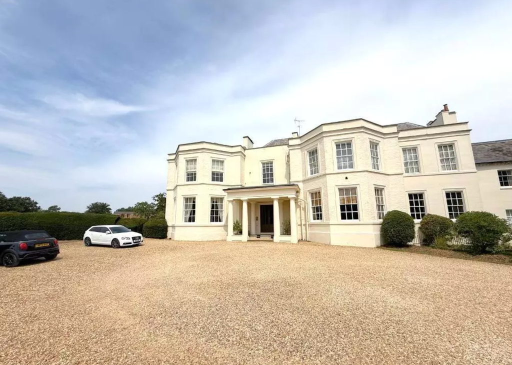 Property photo 2 of 19