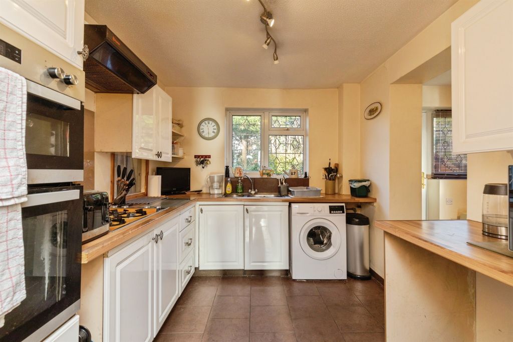 Property photo 3 of 31