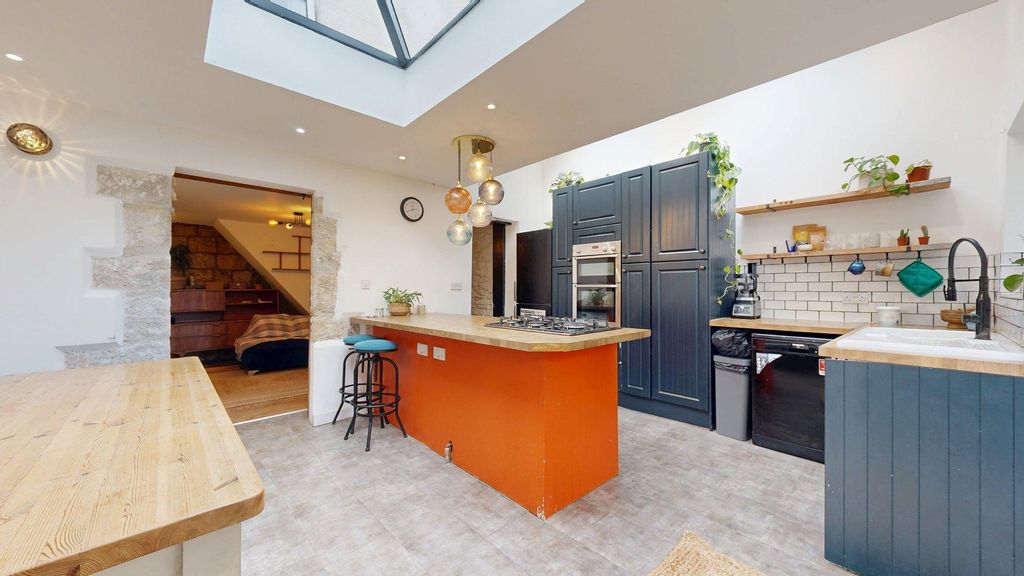 Property photo 2 of 23 -Southwell-Street-11112025_151932.Jpg