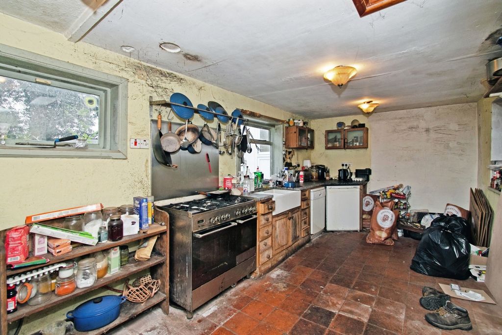 Property photo 3 of 17 Photo
