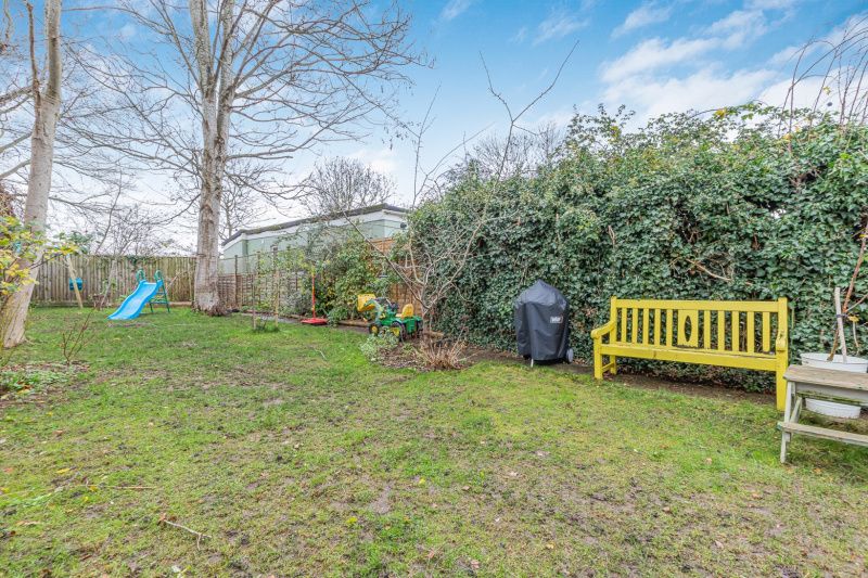 Property photo 3 of 15 Garden