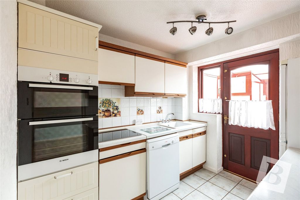 Property photo 3 of 13 Kitchen