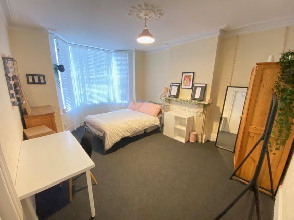 Property photo 1 of 19 Bedroom