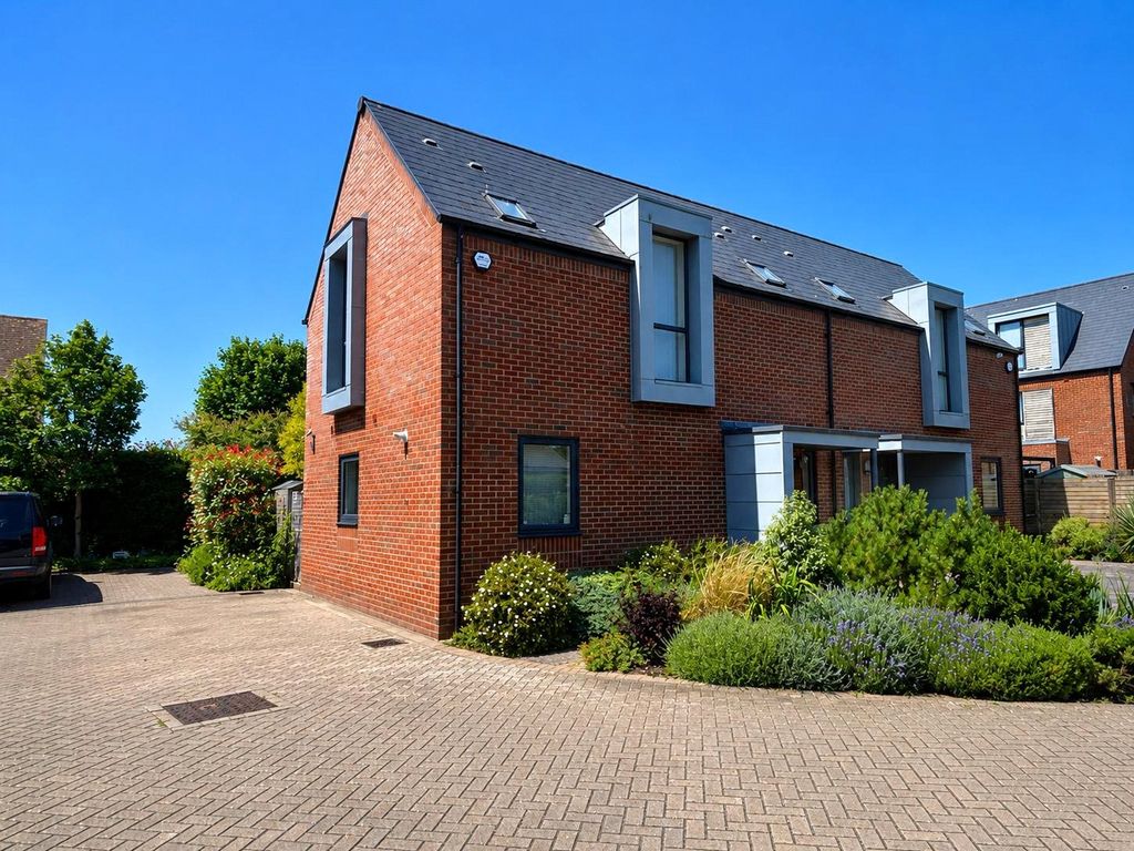 Property photo 1 of 17 Picture No. 24