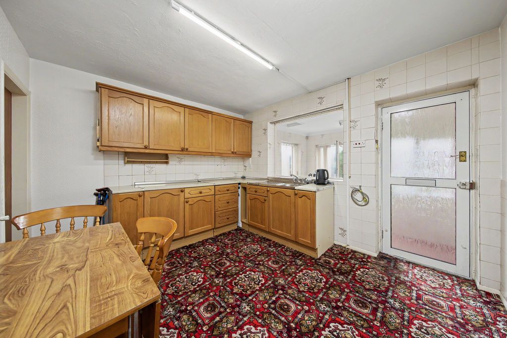 Property photo 3 of 29 Kitchen