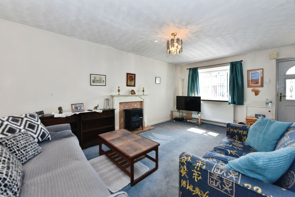 Property photo 2 of 17 Photo