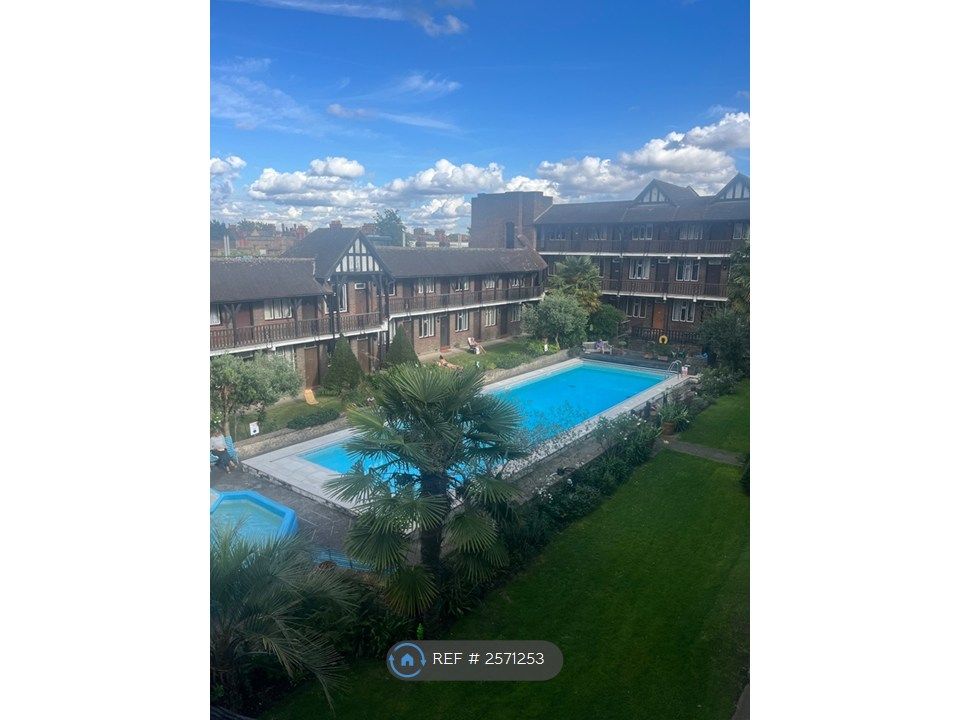 Property photo 2 of 11 Swimming Pool