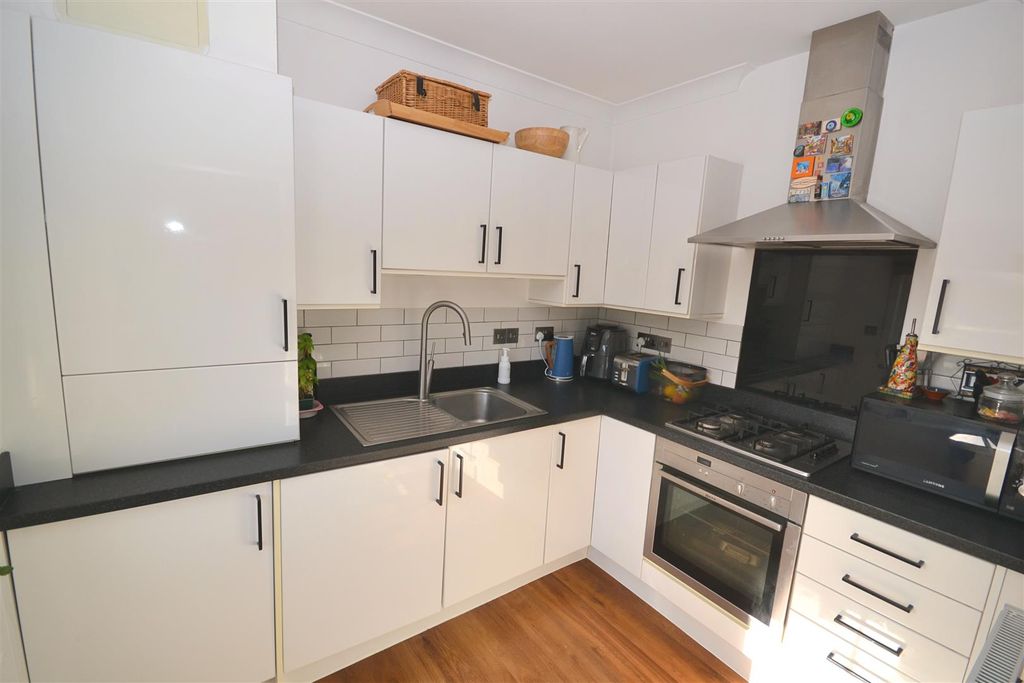 Property photo 3 of 11 45.Png