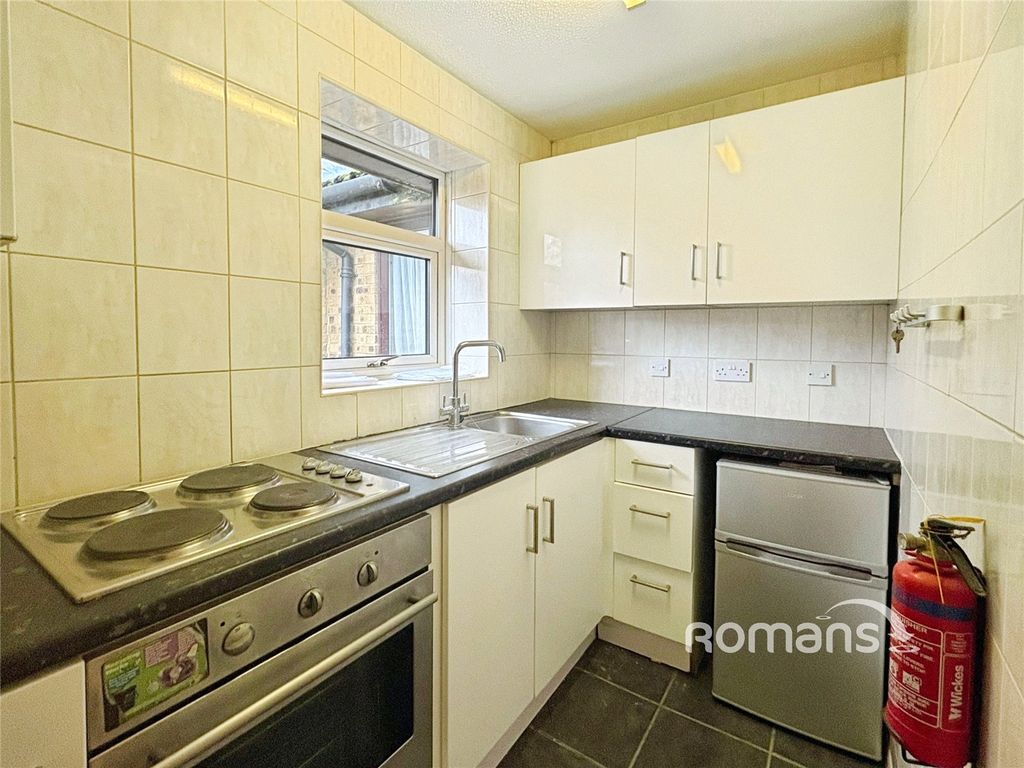 Property photo 3 of 6 Picture No. 04