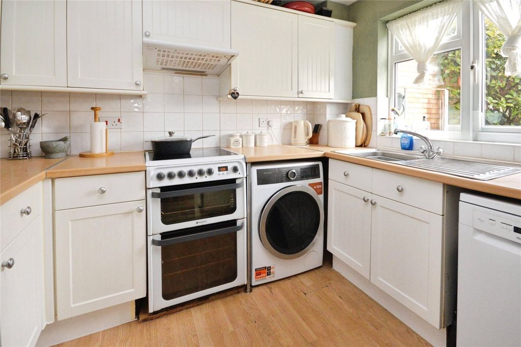 Property photo 2 of 15 Picture No. 13