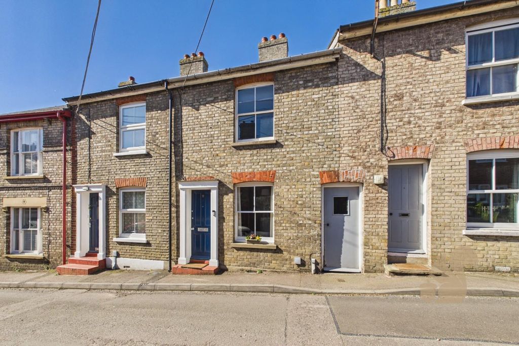 Property photo 1 of 19 Front