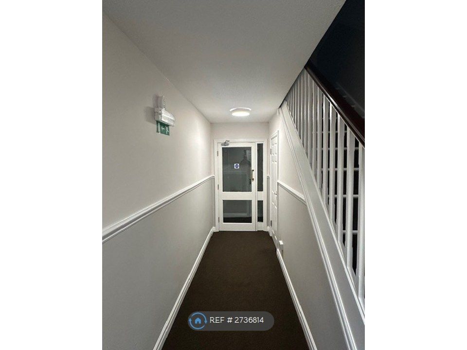 Property photo 2 of 8 Ground Floor