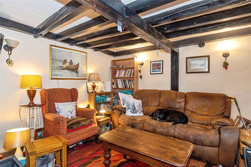 Property photo 3 of 23 Living Room