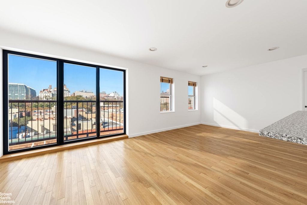 Property photo 3 of 11 <Alttext/>