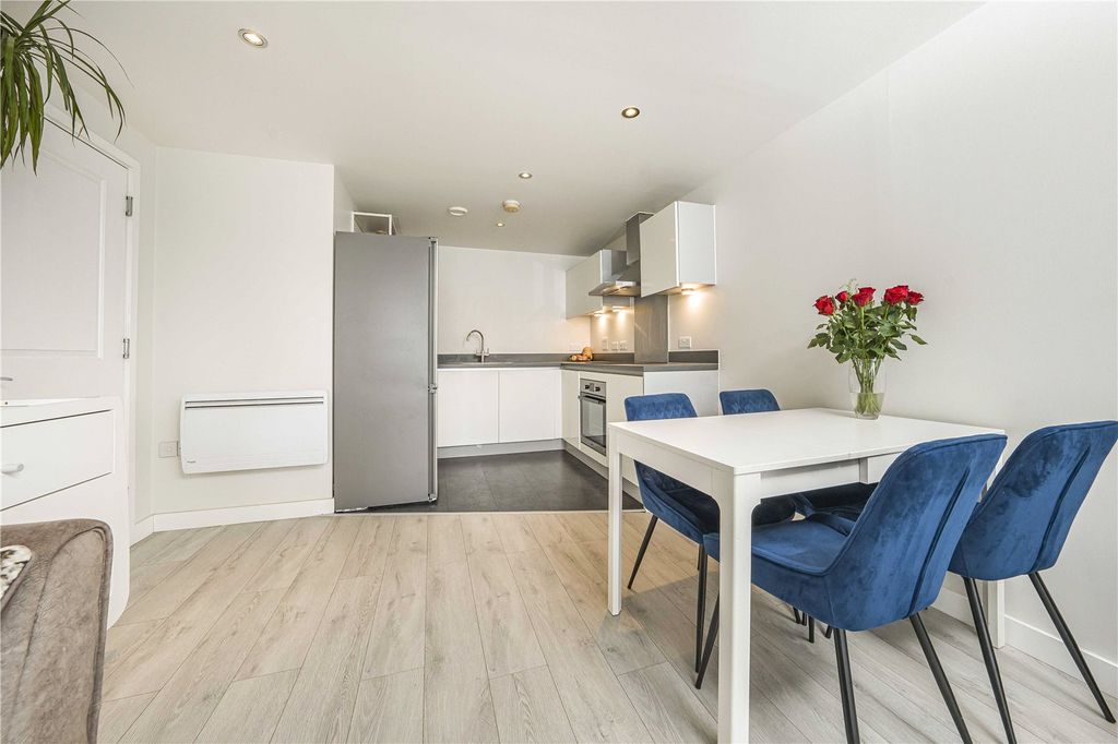 Property photo 3 of 16 Picture No. 18