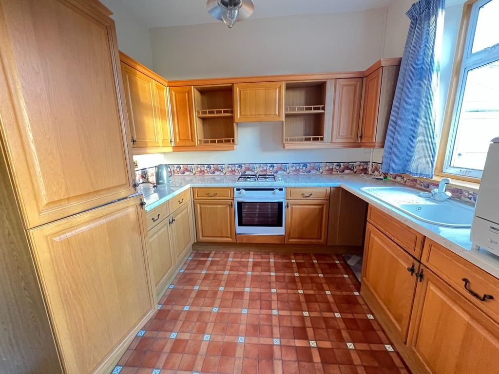 Property photo 2 of 9 Kitchen.Jpg