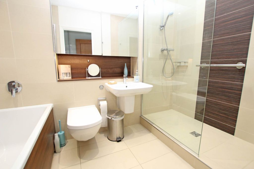 Additional image 8 of 3 bed flat for saleDarley Road, Eastbourne BN20