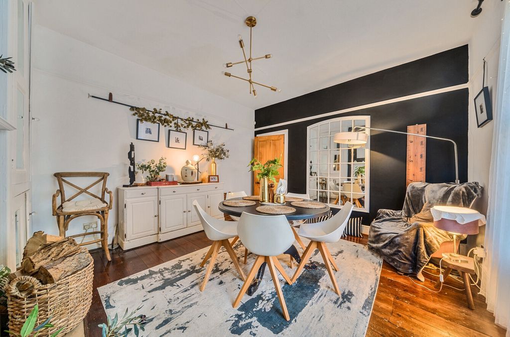 Property photo 2 of 16 1300948-37-6862d0...