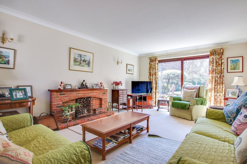 Property photo 2 of 18