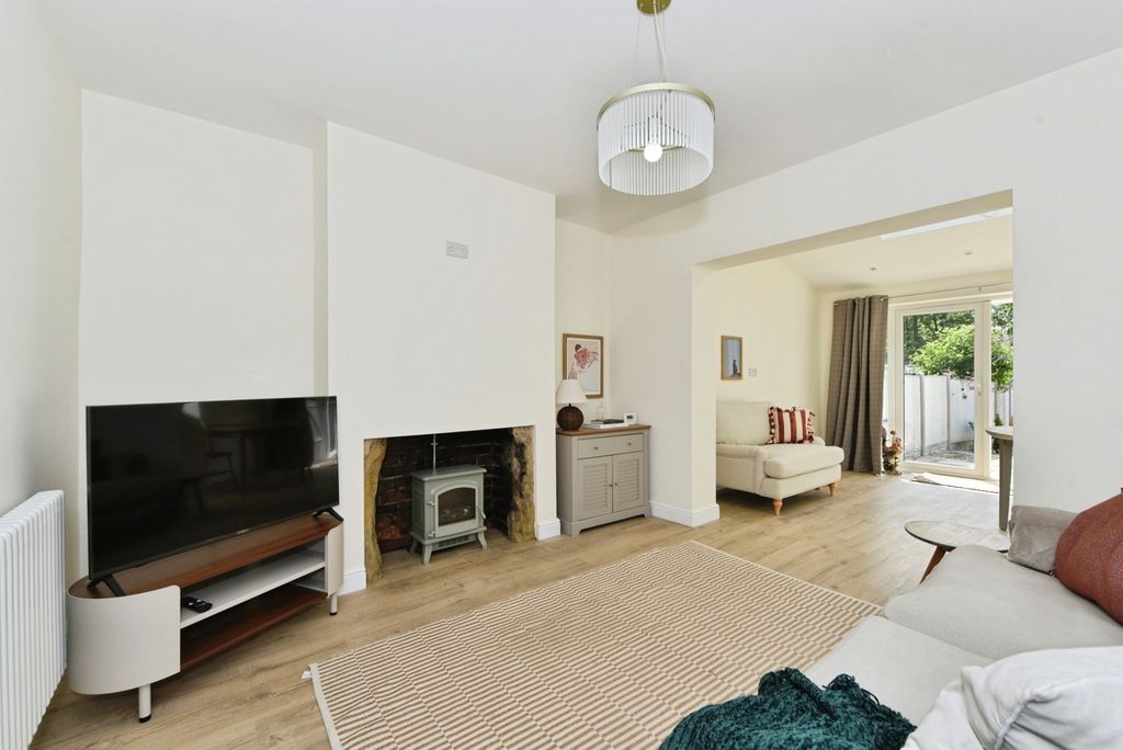 Property photo 3 of 18 Pbox-Img.Jpg
