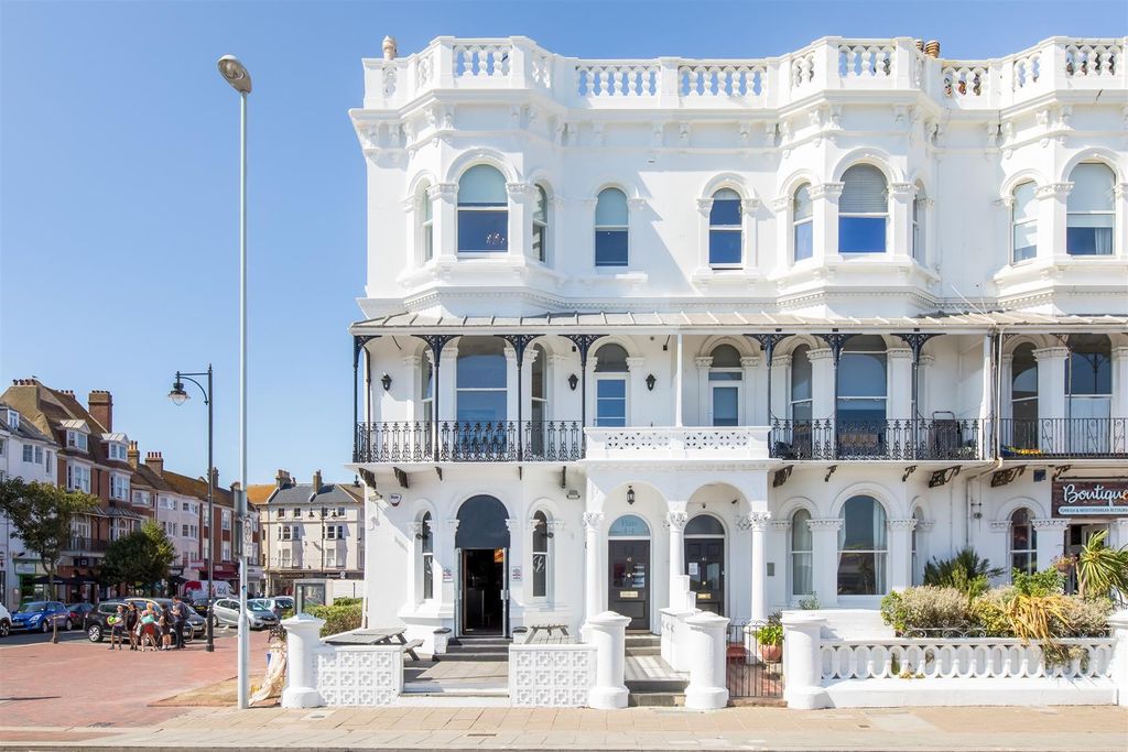 Property photo 1 of 9 Marine Parade 42-47.Jpg