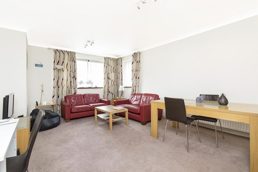 Property photo 3 of 7